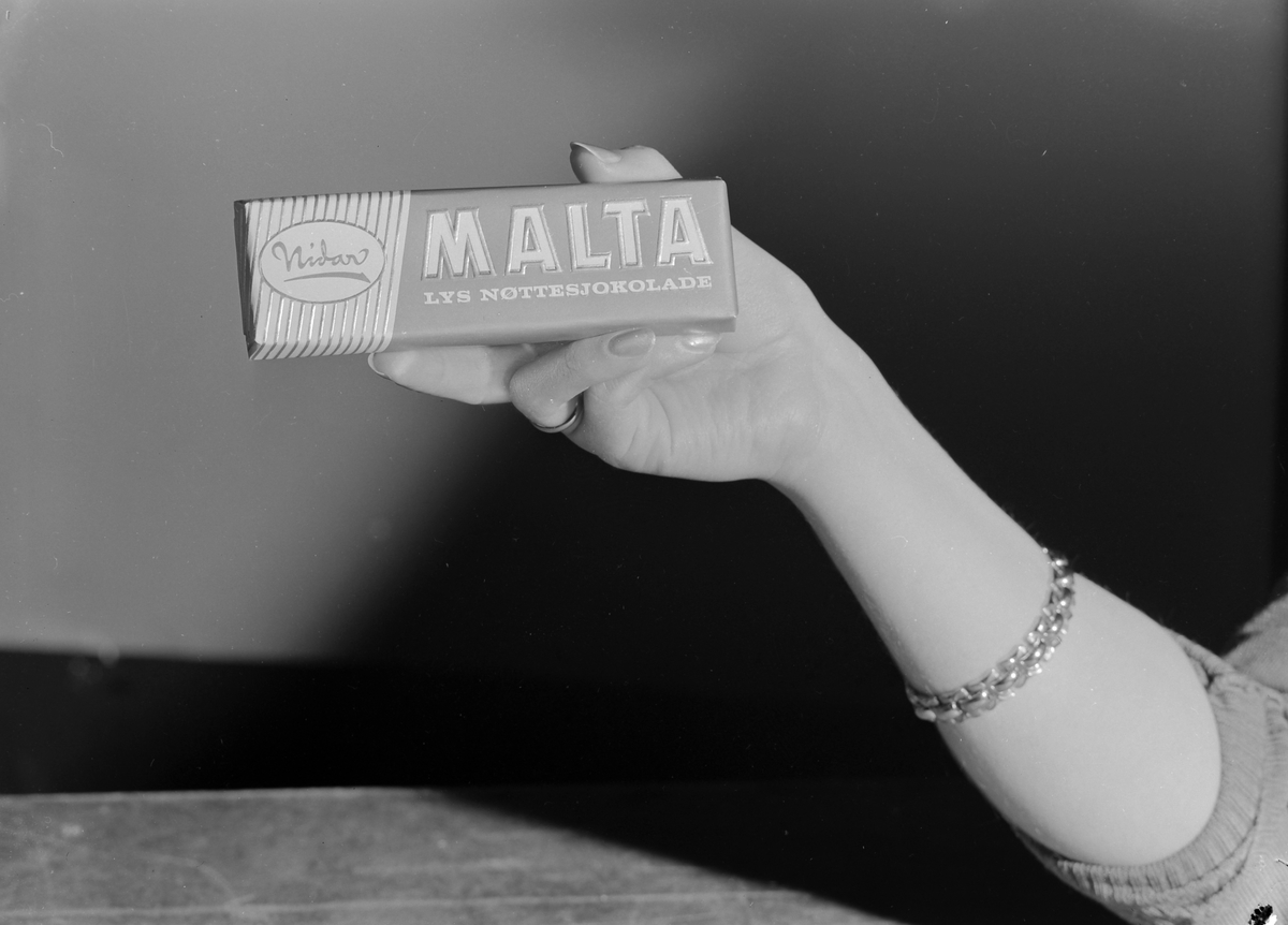 Malta lys nøttesjokolade fra Nidar Chokoladefabrik A/S