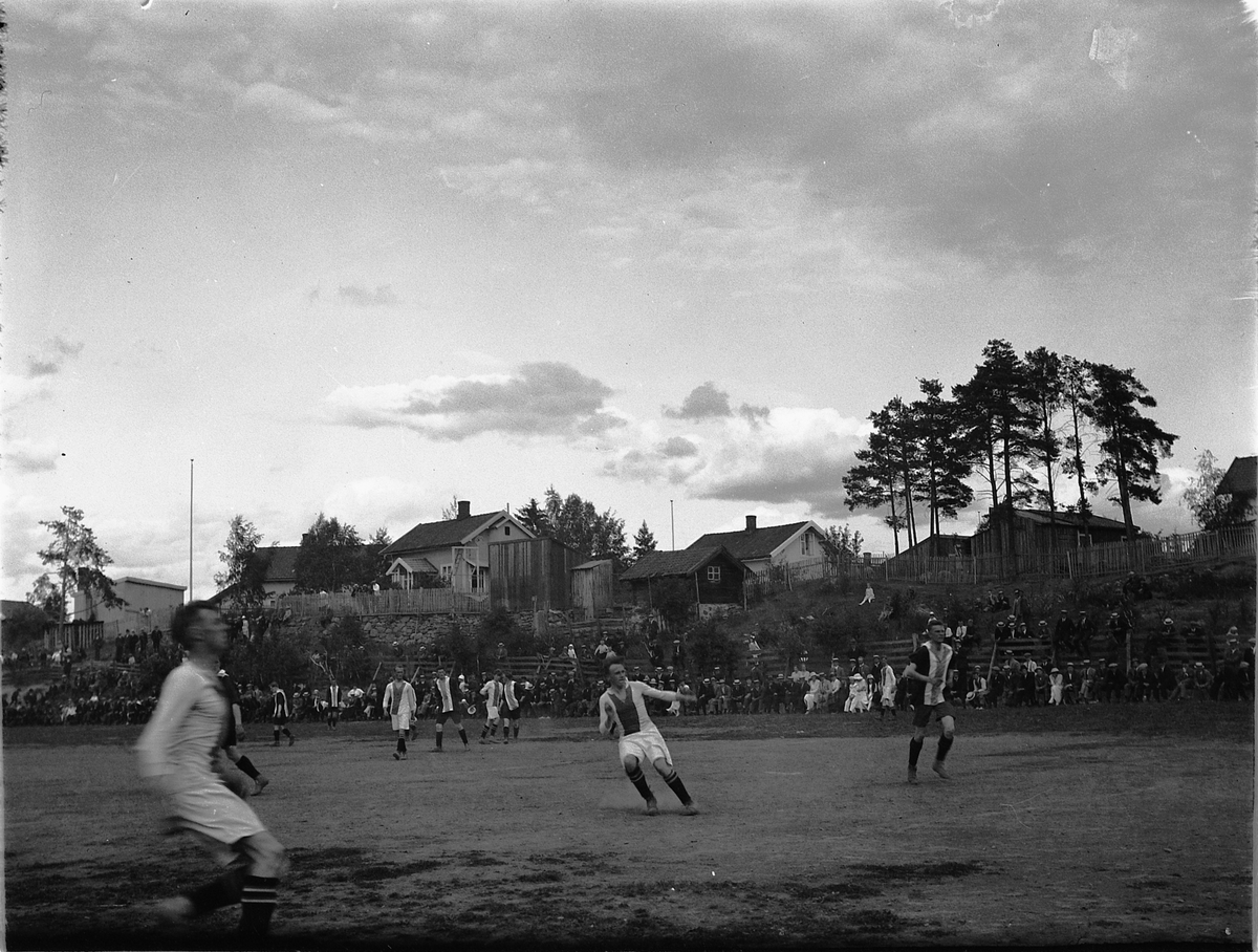 Fotballkamp på Utstillingsplassen i Hamar. 