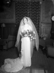 BRUDEBILDER, ING. ROSTRUP.