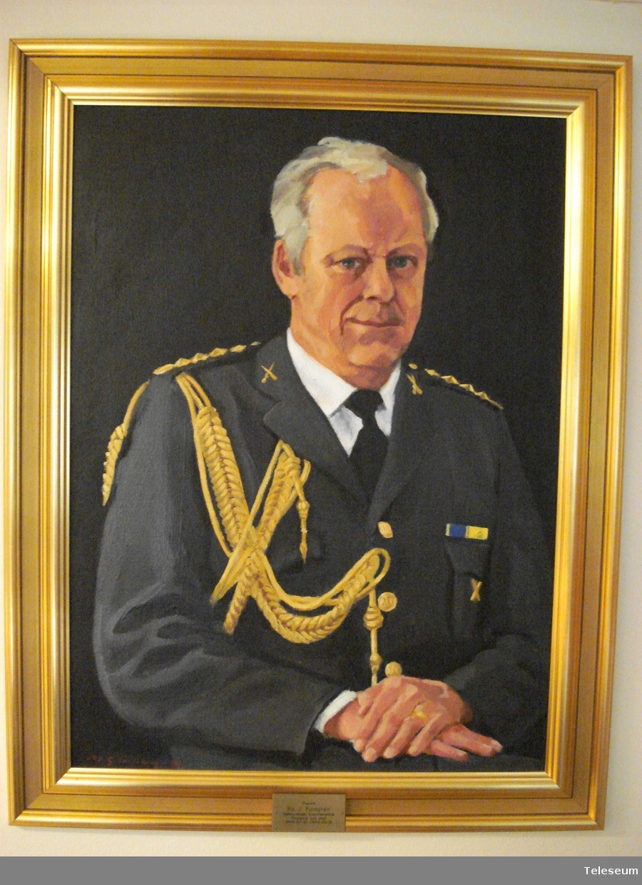 Oljemålning på duk. Porträtt föreställande Överste Bo J Forsgren. Västmanlands Försvarsområde. Grundare och Chef 19900701-19930331.