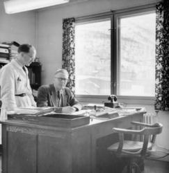 Inspektør E. V. Svendsen og avdelingsingeniør Kristian Norma