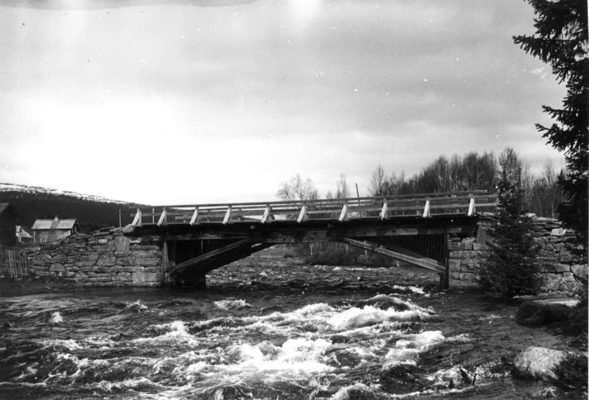 Skåra bro. Ljørdalen, Trysil i Hedmark.