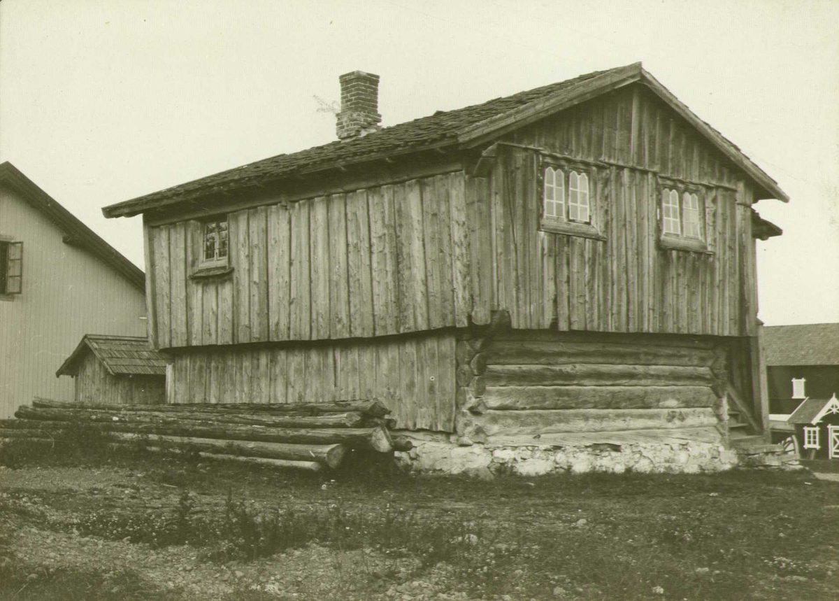 Loft, Skraastad, Vang, Hamar, Hedmark. Fotografert 1913.
