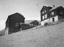 Gårdstun, Fossem, Drivdalen, Oppdal, Sør-Trøndelag. Fotograf