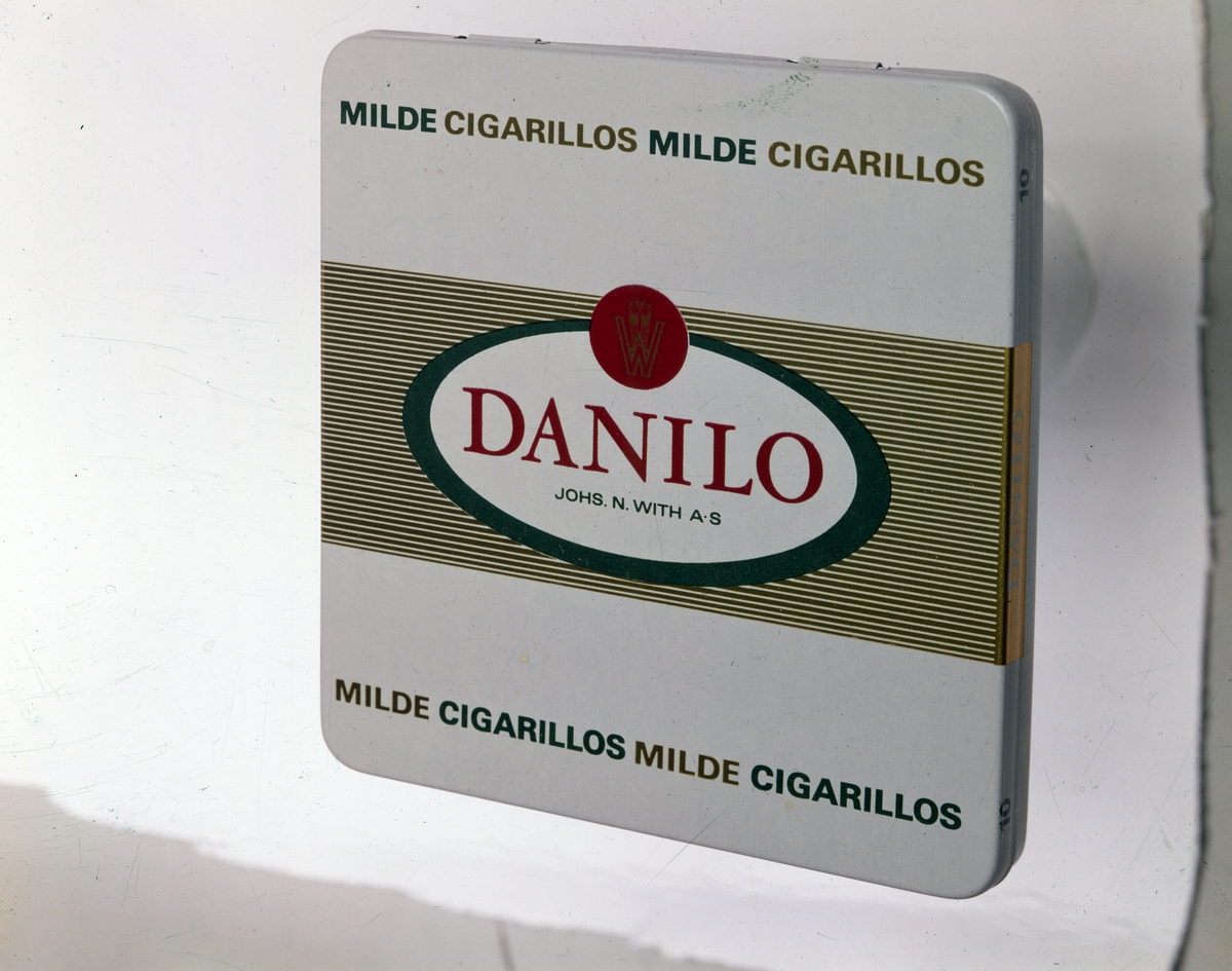 Reklamefoto for Danilo cigarillos fra Johs. N. With.