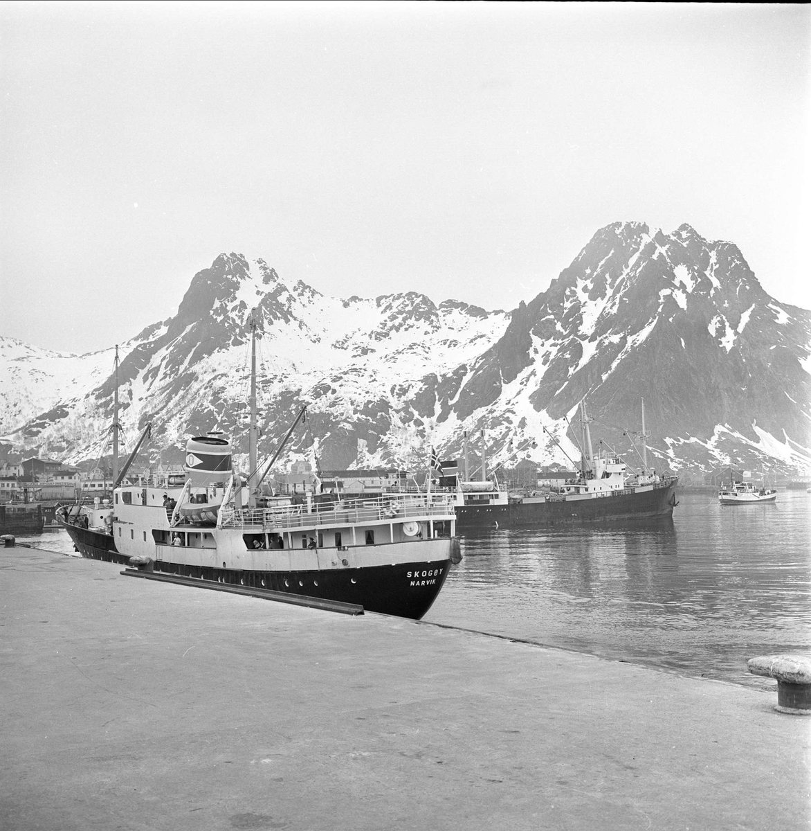 Lofoten, Nordland, april 1963. Båter.