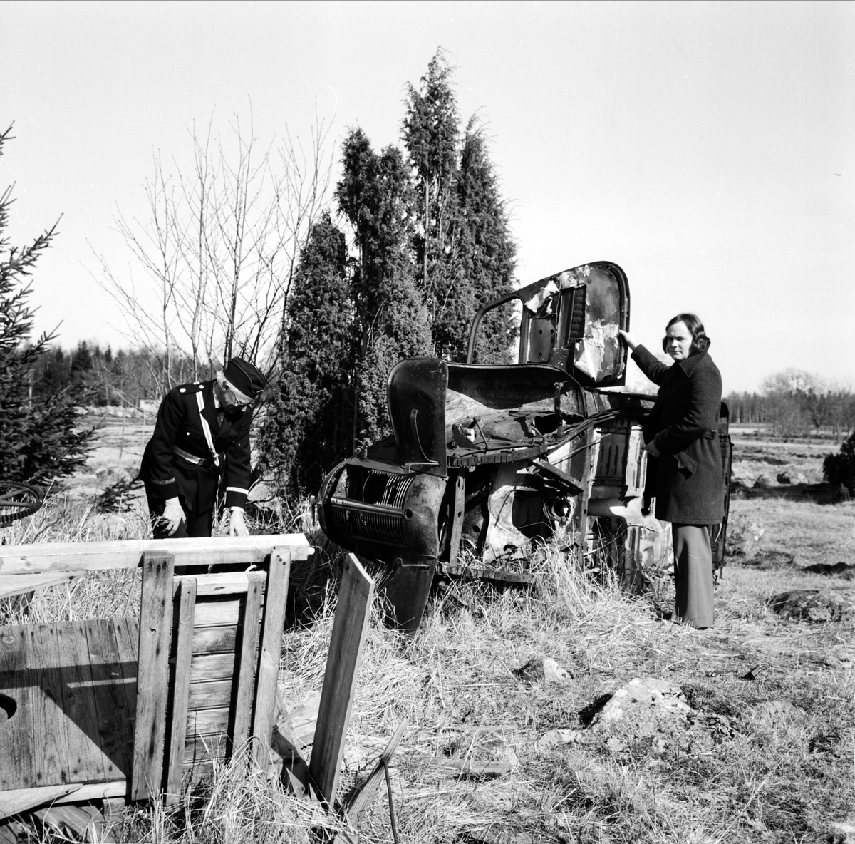 Hållnäs - Österlövsta städas, Uppland april 1973