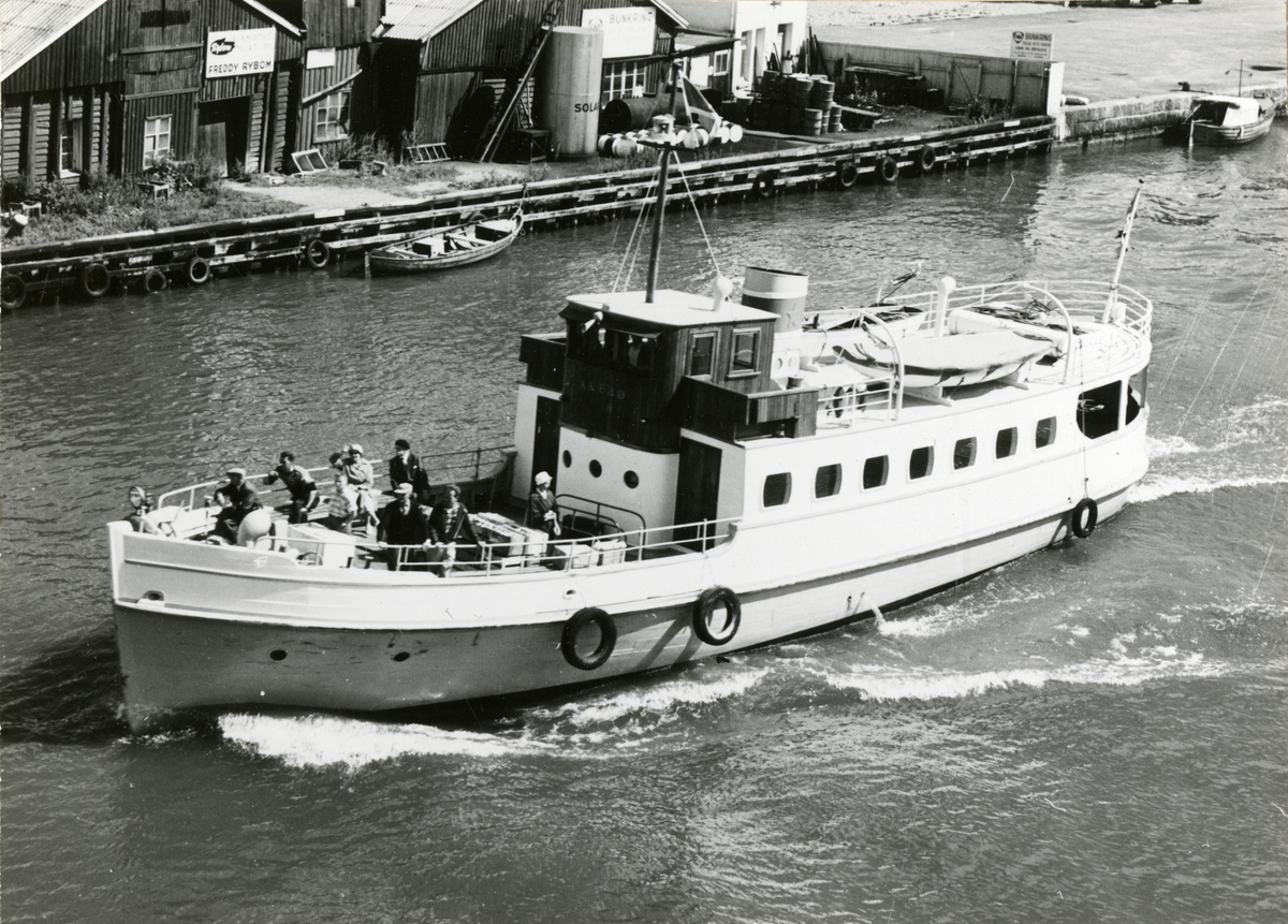 M/S Akerø (Ex. Guldborgland, ”T-151”) (b.1943, A. Stowman Shipyard Inc., Dorchester, USA) i Fredrikstad