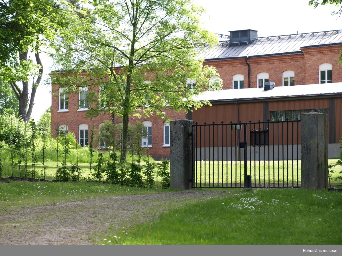 Vid mentalsjukhusen Restad och Källshagen i Vänersborg var många av resandesläkt inlagda. Oftast med tvång.

Ved mentalsykehusene Restad og Källshagen i Vänersborg var mange av reisendeslekt innlagt – oftest med tvang.