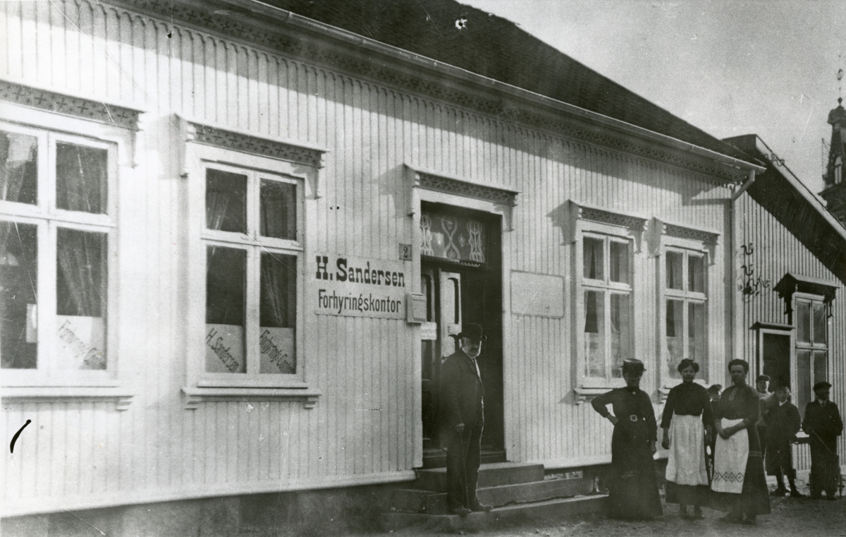 Hyrekontor i Fredrikstad ca. 1910: H. Sandersen forhyringskontor