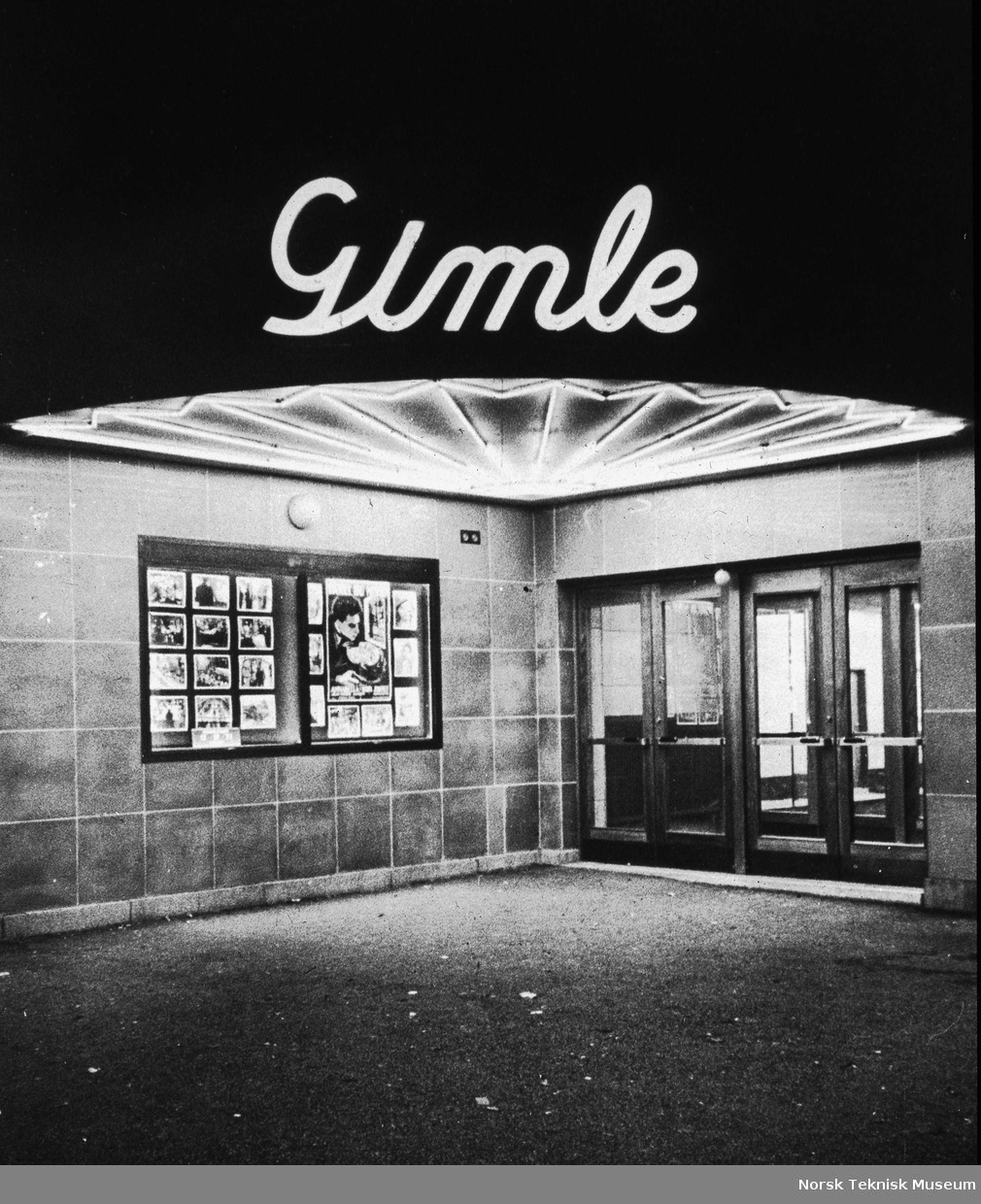 Inngangsparti med lysreklame for Gimle Kino, Bygdøy Allé, Oslo, 1930-tallet