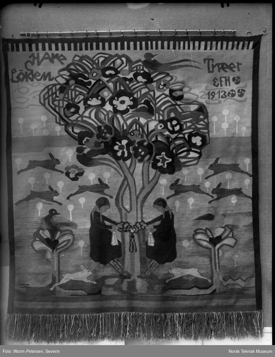 Billedvev, EFH 1913. "Træet", tegnet av Eugenie Faye Hansen, vevd av Ulrikke Greve.