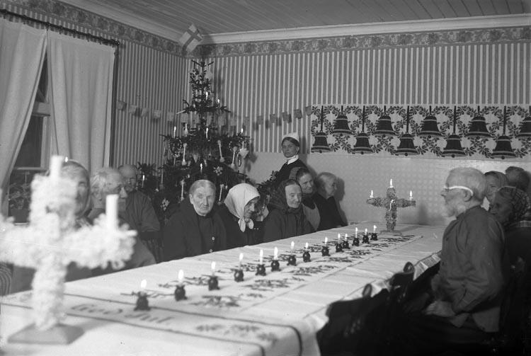 Julfirande på ålderdomshemmet i Kålsby, Skredsvik år 1925