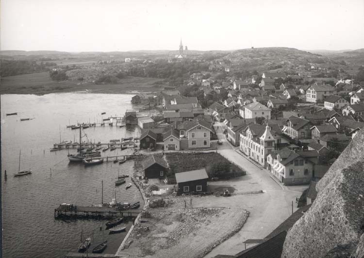 Noterat på kortet: "Grebbestad."
"Foto (C63) Dan Samuelson 1924. Köpt av dens. dec. 1958."