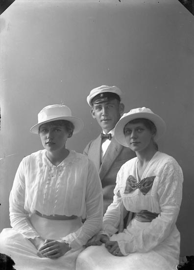 Enligt fotografens journal nr 2 1909-1915: "Nydqvist, Ingeniör Anteonor Thtn".