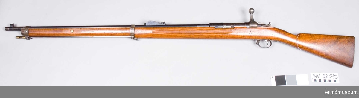 Grupp E II
Modell 12. Med framstocksmagasin märkt "K" (kongsbergs vapenfabrik) prövat  1886-1888. Ej infört vid armén.

Samhörande nr AM.32545-7