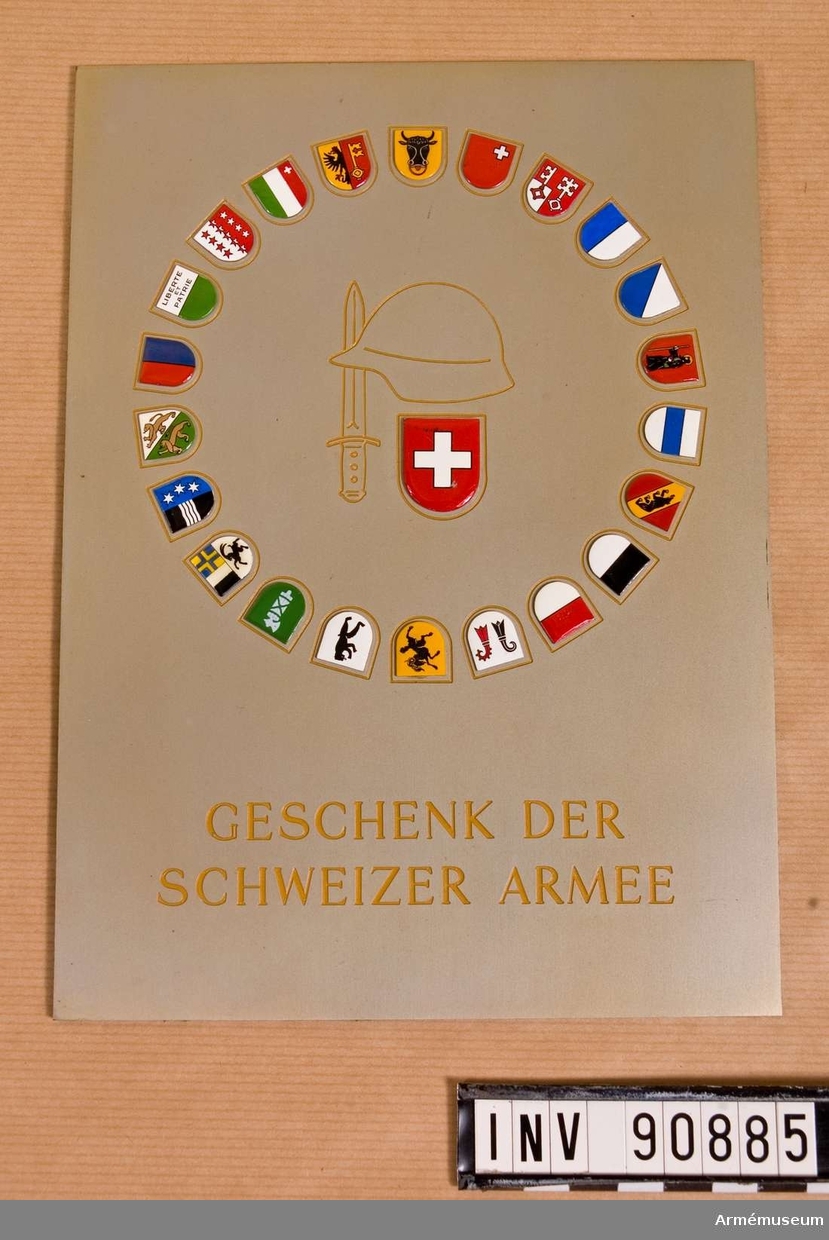 Plakett med vapenmärken från Schweiz alla kantoner.