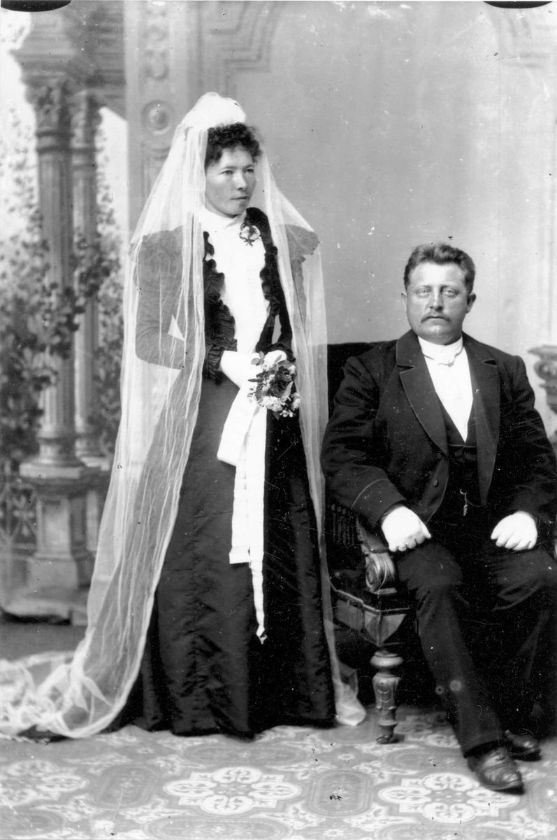 Brudeparet Anna Lisabeth Korneliusdatter fra Kvassheim og Karl Theodor Torjusen