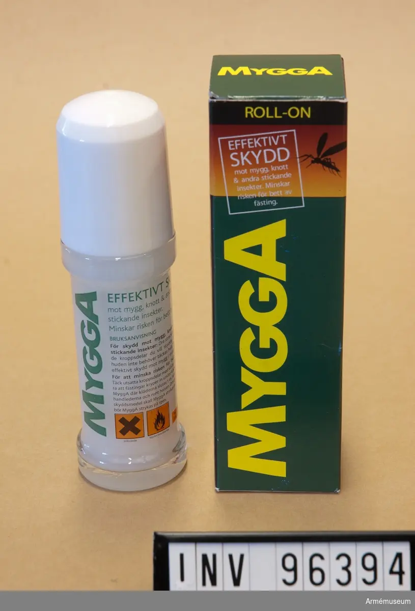Av märket "Mygga", med innehållet/produkten kvar i förpackningen.