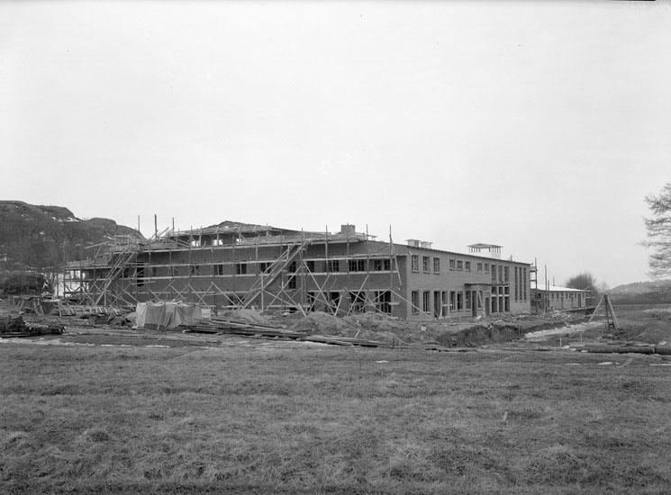Uppgift enligt fotografen: "Uddevalla. VSS-fabriken byggdes år 1937."