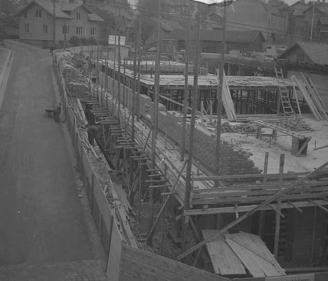Text till bilden: "Folkets Hus bygget. F. Kuriren. 1947.10.22".




