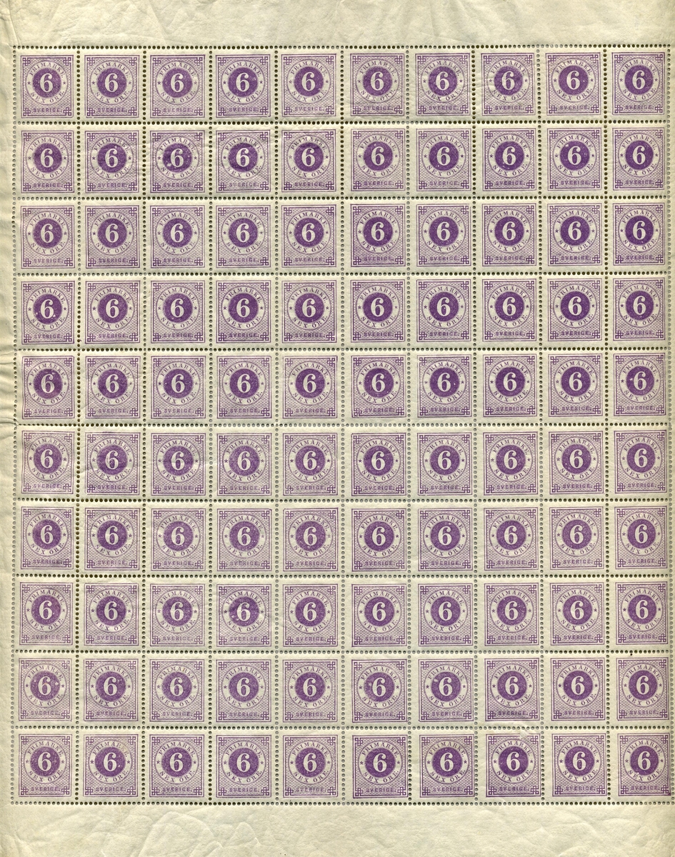 Helark bestående av 100 frimärken i valören 6 öre. Frimärket är blåaktigt lilal, med en stående rektangulär ram och dubbla cirklar i mitten, där siffran 6 i vitt är placerad i den inre cirkeln med blåaktigt lila bakgrund. I den yttre cirkeln med vit bakgrund står med blålila text: Frimärke, sex Öre. Längst ner texten: Sverige.