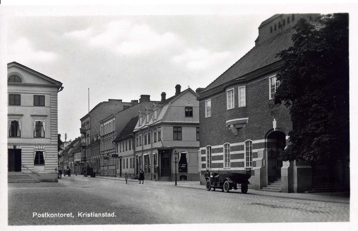 Svartvit fotografi på postkontoret i Kristianstad.
