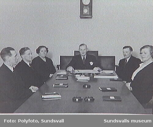 Möte i Fattigvårdsstyrelsen, Krets IX; fr.v. A. Lydman, R Sjöström, G. Salén, ordförande A. O. Jansson, K. Vesterlund, S. Sjödin.