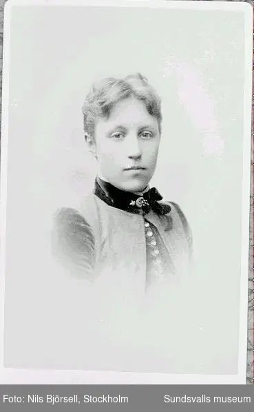 Frida af Sandeberg, ordförande i den 1903 bildade Föreningen för kvinnans politiska rösträtt, FKPR, Sundsvall. Hon var dotter till rådman Svante af Sandeberg.
