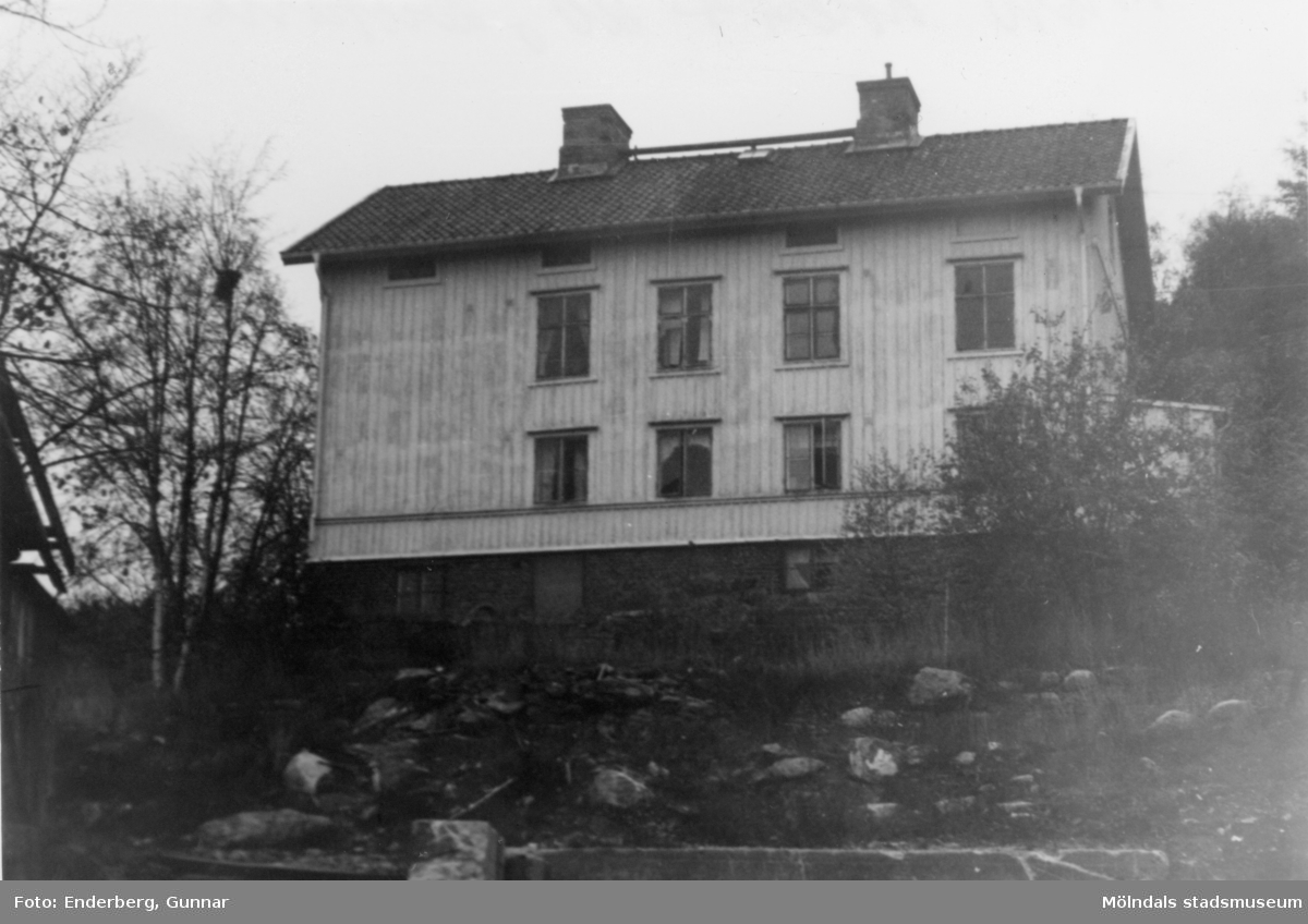 Roten F20, år 1986-1987. Fastigheten saknar gatuadress men skulle ha varit en del av Myntgatan.