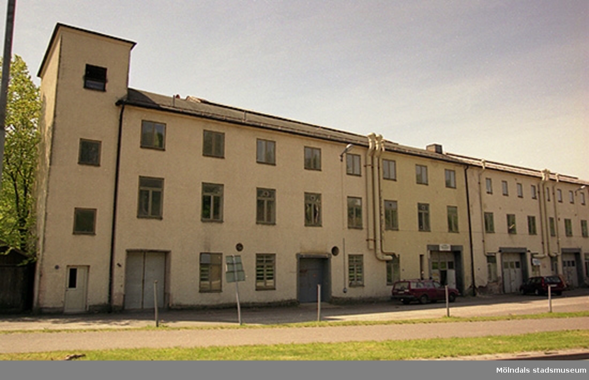 Vy från Kvarnbygatan på f.d strumpfabriken "Strumpan" (efter Viktor Samuelsons fabrik), år 2000.