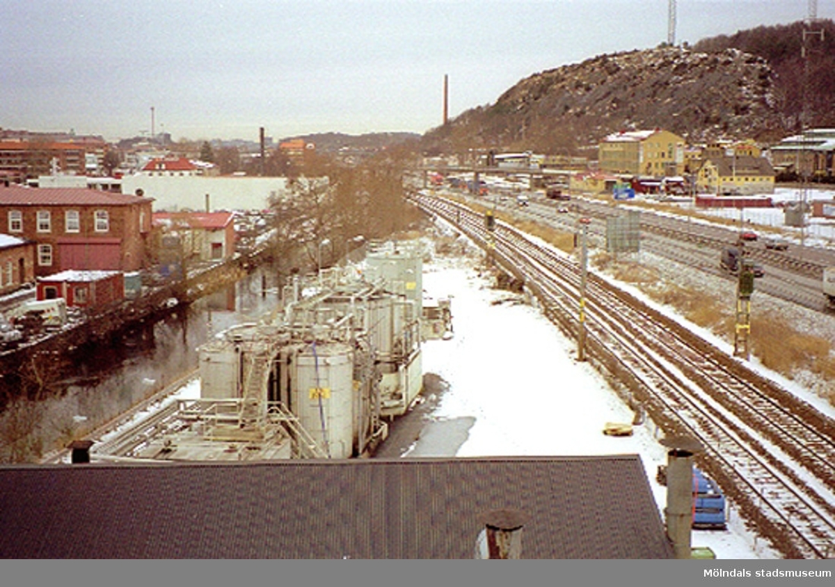 Byggnadsdokumentation av Akzo Nobel på Ågatan 44 i Lackarebäck, 2000-02-15.