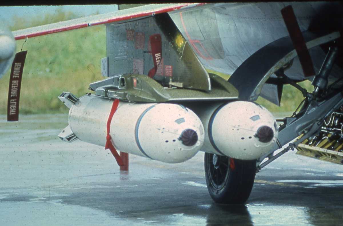Norsk CF-104 Starfighter med CBU-100 Cluster Bomb (også kalt Mk-20 Rockeye II).