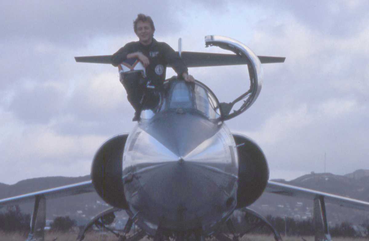 Norsk fly av typen F-104G Starfighter med en person i cockpit'en.