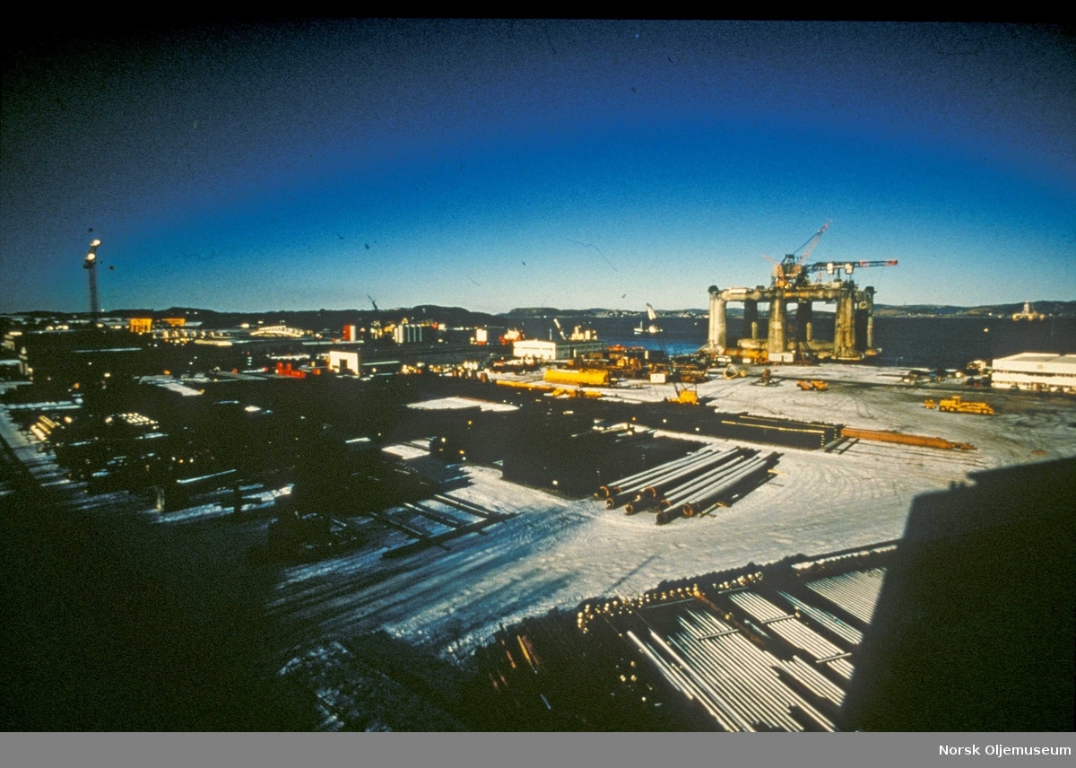 Dusavikbasen rundt 1976