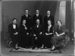 Kan det være bonde Hilmar Berg fra Varteig med sin familie? 