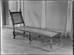 Borgarsyssel Museum, løybenk  i stueinteriør fra Snekkenesby