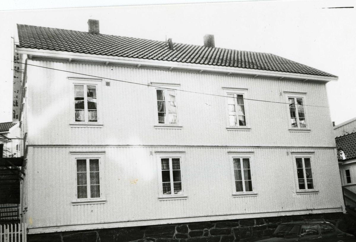 Bredsdorffs Minde, Langjordet 7, Kragerø var  hjem til enslige kvinner av borgerstanden.