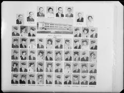 Skolebilde av avgangsklassen ved Røros Realskole, 1965