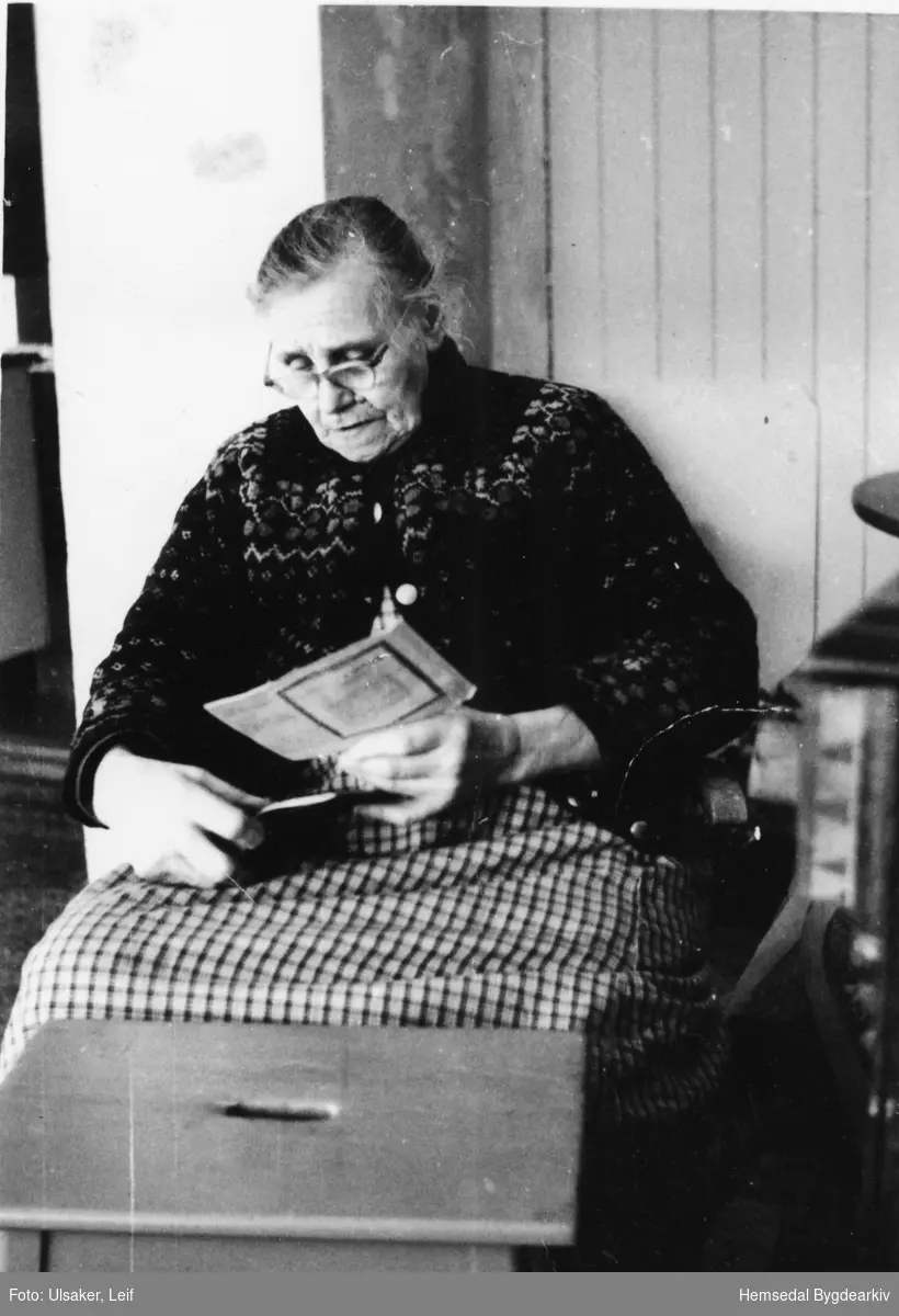 Margit Ulsaker (1883-1974) , fødd Ålrust,