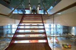 Flott interiør og arkitektur i kantinen på nye Valhall PH.