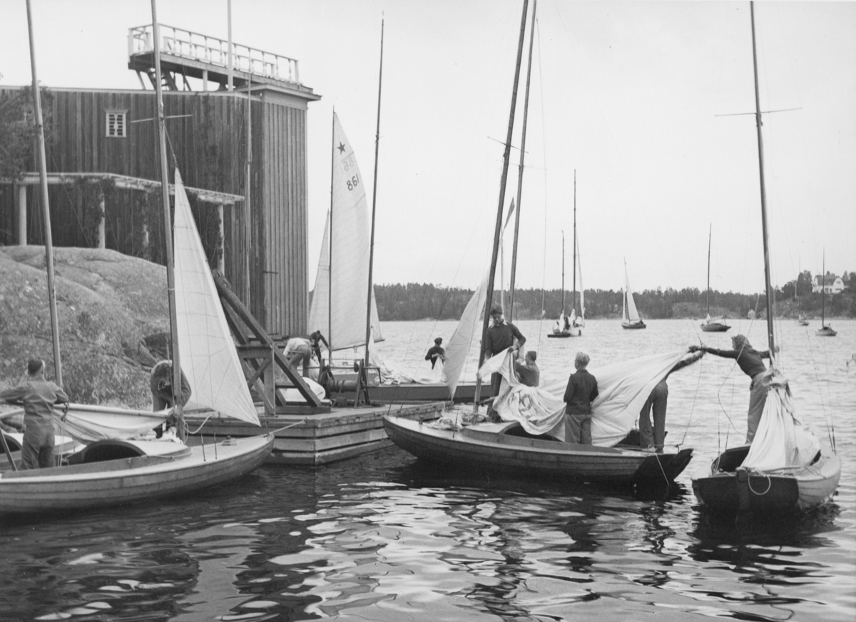 Stjärnbåtar fotograferade i samband med KSSS poängseglingar i Saltsjöbaden hösten 1943.
