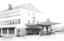 B.P. bensinstasjon ved Rutebilbygget, Mo i Rana.