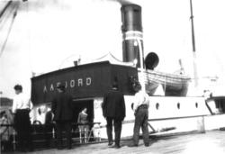 Damskipet Aafjord v./ukjent kai.