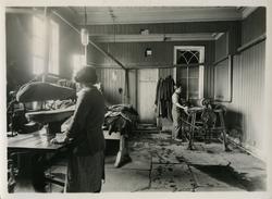 Arbeidarar på Wilhelm Kahrs Kemisk Renseri & Farveri, Bergen