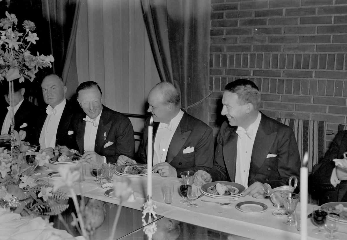 Middagsselskap i Kunstindustrimuseet og Handelsstandens Hus