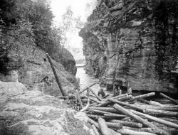 Tømmerfløting, juv