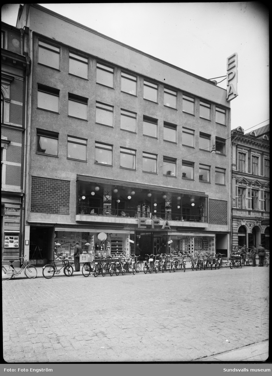 EPA-varuhuset på Storgatan 25-27. Före tillbyggnaden på 1960-talet. Arkitekt: Sven Markelius.