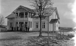 Totens Sparebank, Lena, mens banken var lokalisert på Valle 