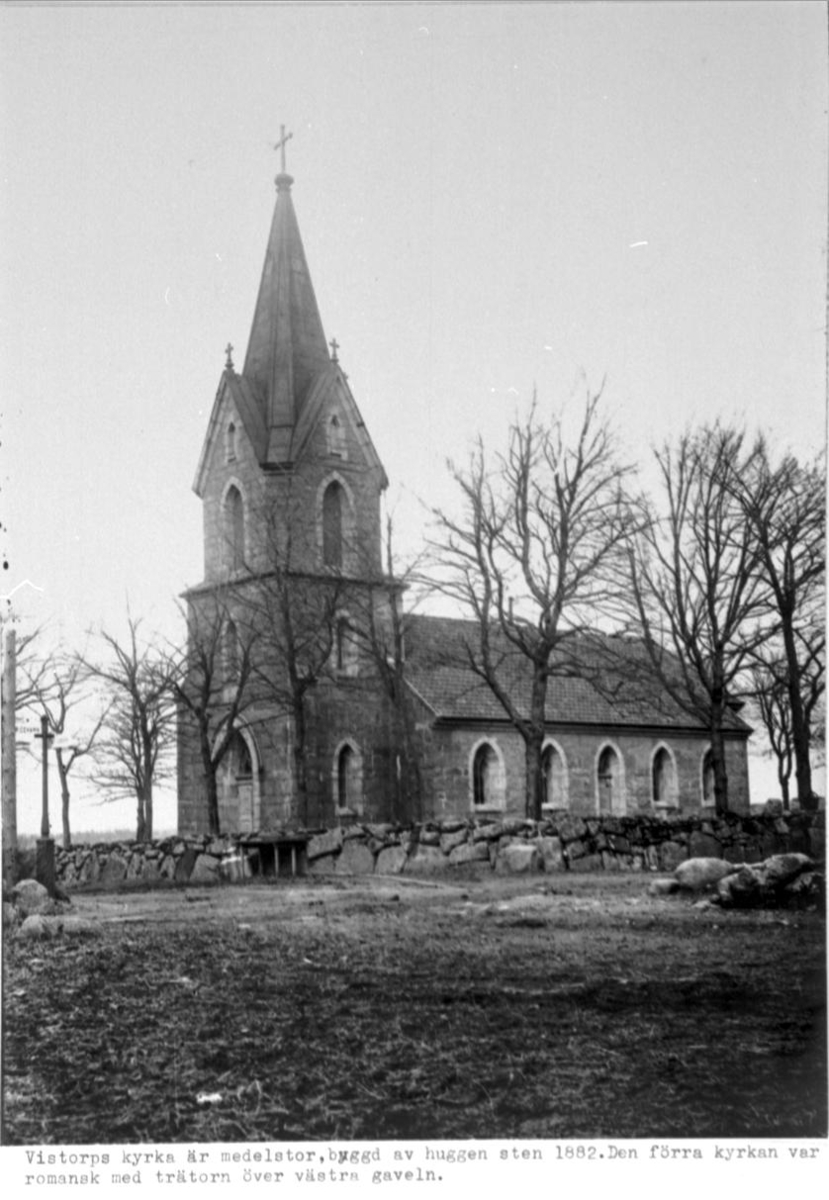 Vistorps kyrka är medelstor, byggd av huggen sten 1882. Den förra kyrkan var romansk med trätorn över västra gaveln.